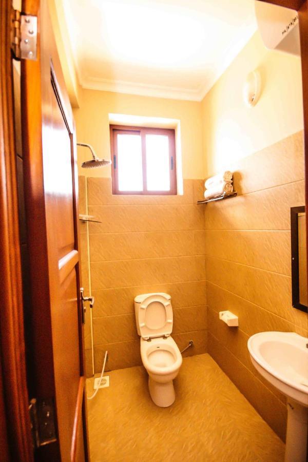 Panone Hotel Boma Boma la Ngombe Екстер'єр фото