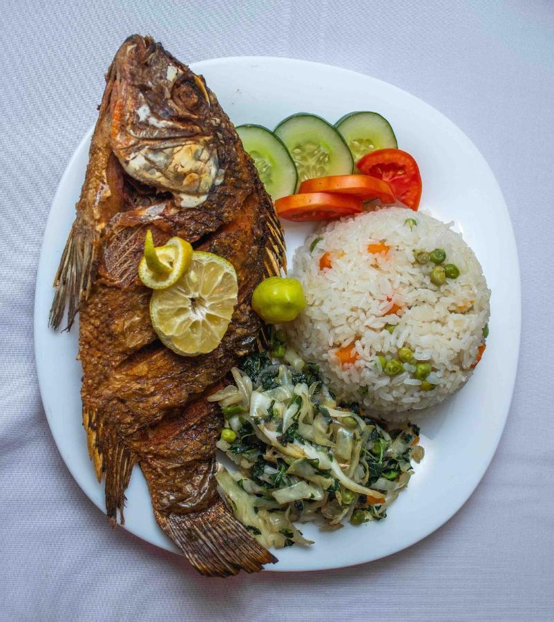 Panone Hotel Boma Boma la Ngombe Екстер'єр фото