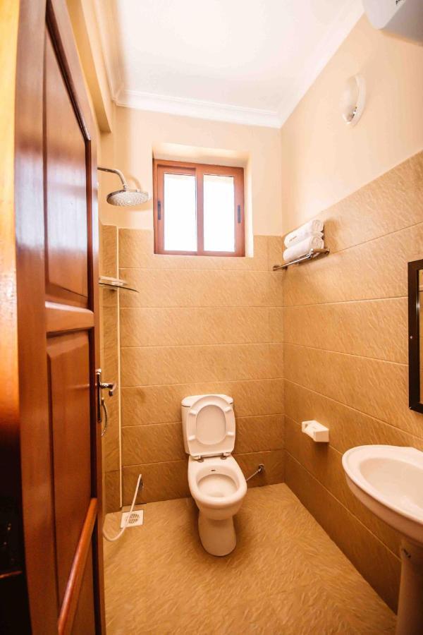 Panone Hotel Boma Boma la Ngombe Екстер'єр фото